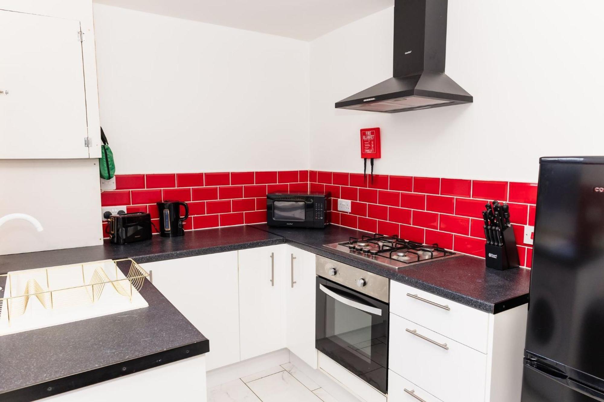 Muriel Retreat - Central Location - Free Parking, Fast Wifi, Smarttv With Netflix By Yoko Property Villa Redcar Esterno foto